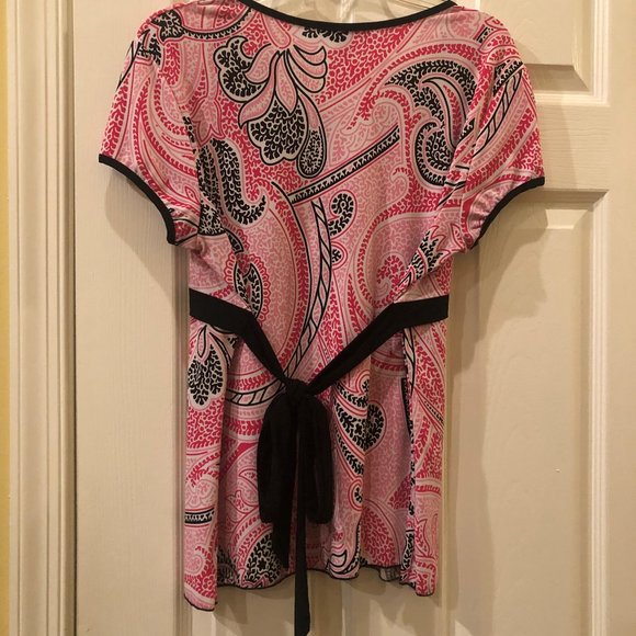 Ladies Top - Picture 2 of 2